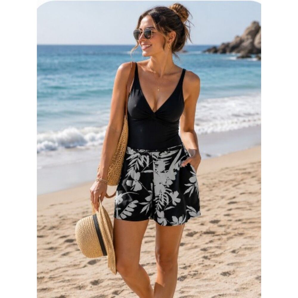 june & hudson Black and White Floral Tropical Shorts Small Lightweight Summer
